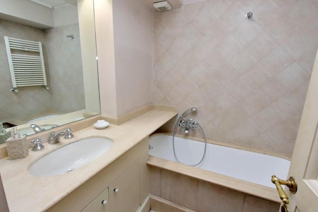 Navona Elegant Two Bedroom Apartment 로마 외부 사진